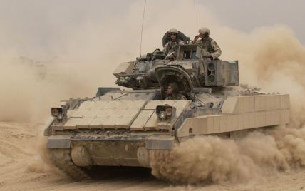 Що відомо про БМП M2 "Bradley", яку США можуть передати Україні: характеристики, озброєння, ціна