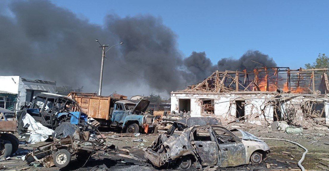 Россия сбросила четыре авиабомбы на Берислав: уже трое погибших – фото последствий