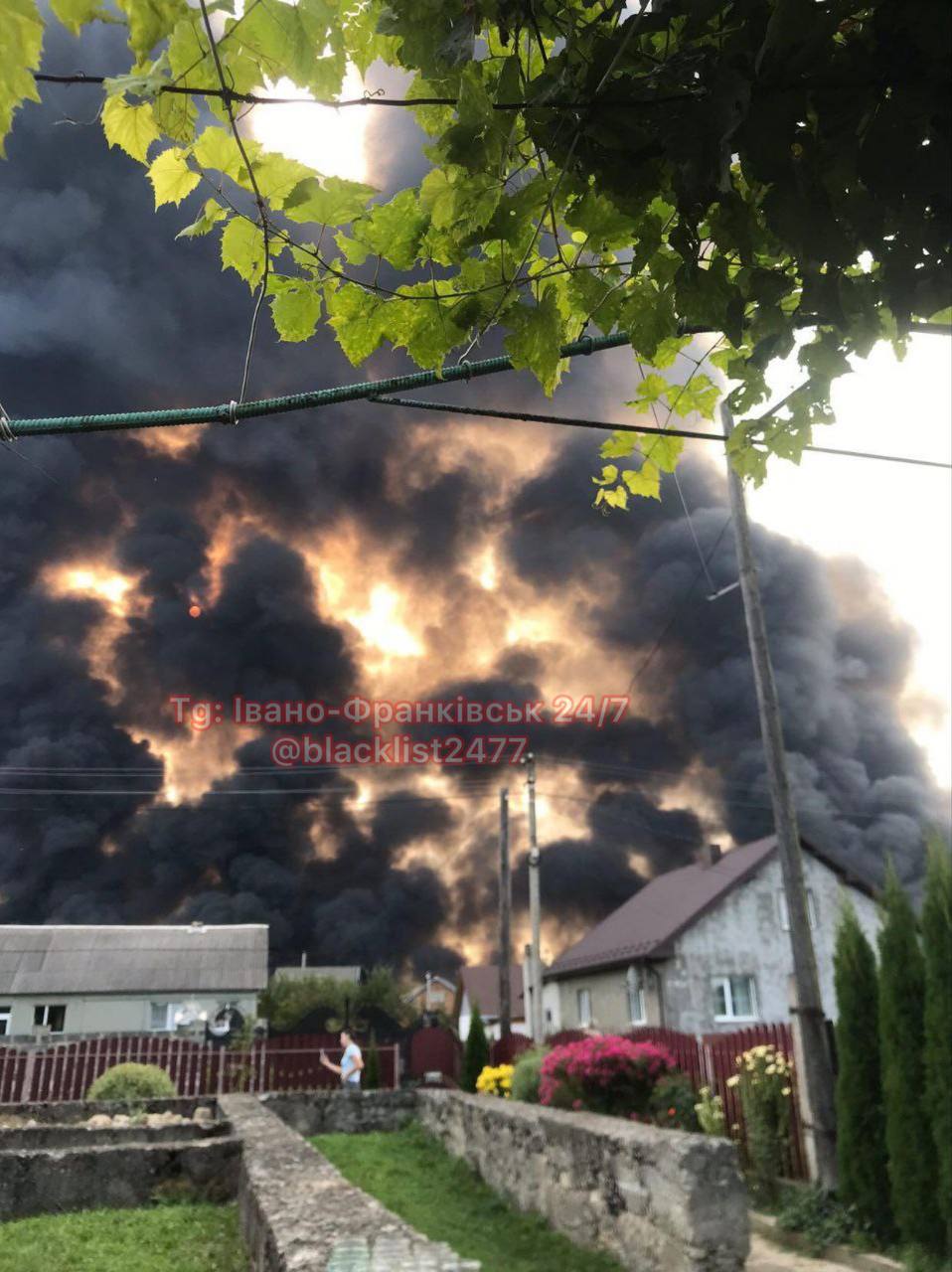 В Ивано-Франковской области взрыв на нефтепроводе, начался пожар – фото, видео