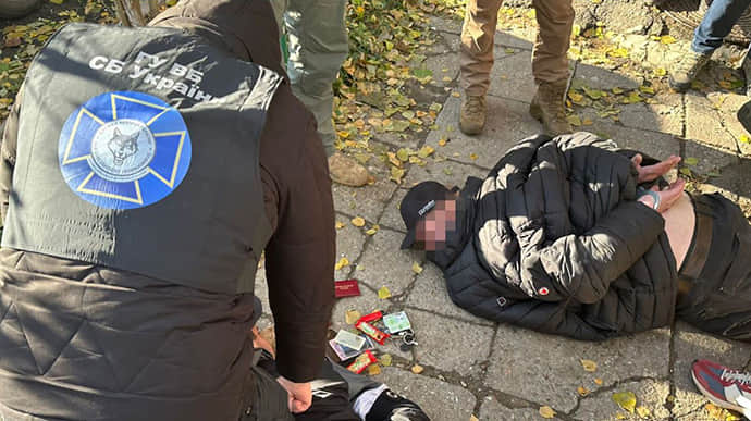 Шантажували ухилянтів під виглядом співробітників СБУ: в Одесі схопили рекетирів